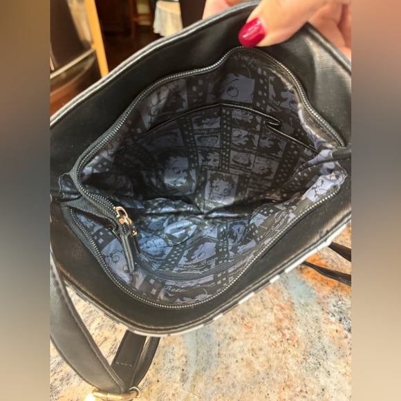 Betty Boop purse with gold hardware and rhinestones. Zipper expansion on bottom - Picture 8 of 15